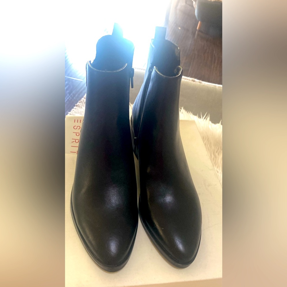 Esprit Tatiana vegan leather black zipper bootie. women’s-8 brand new w/box